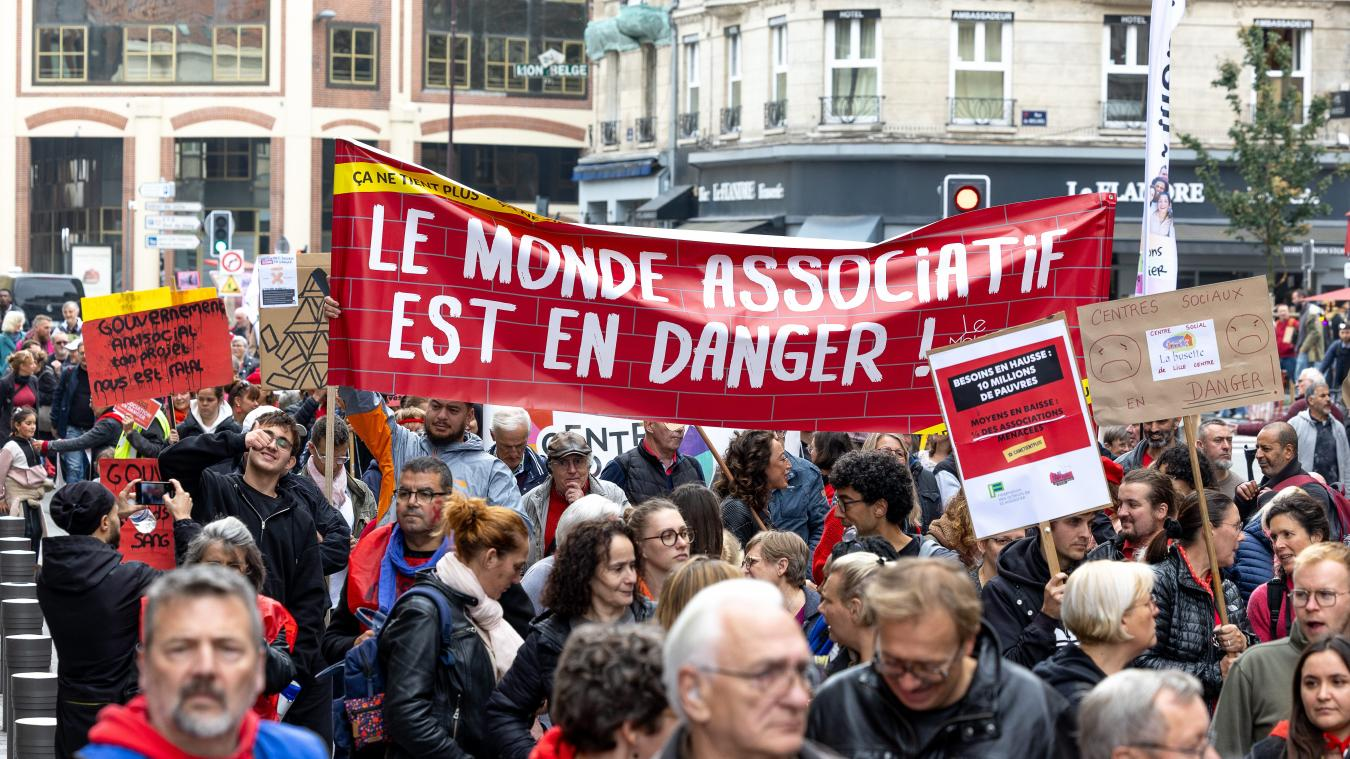 12 305 emplois supprimés en un an dans le secteur associatif : un signal d’alerte pour l’avenir